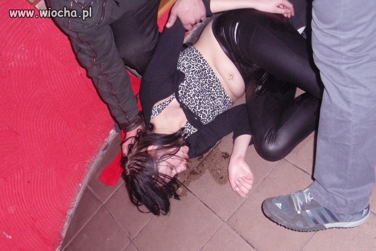 Ibizowa imprezowiczka sobotniej nocy 