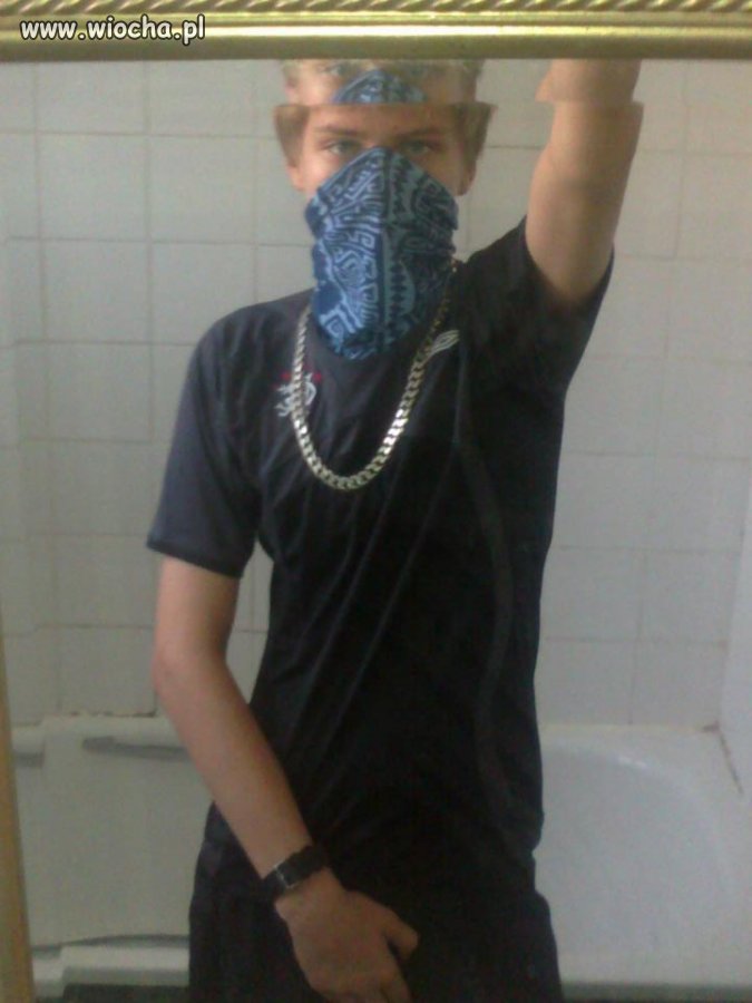 GangstaOpis pod zdj. YBT Bitches haha