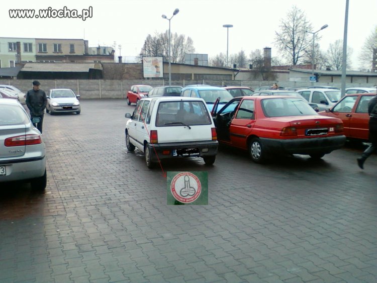 Blondynka parkuje!