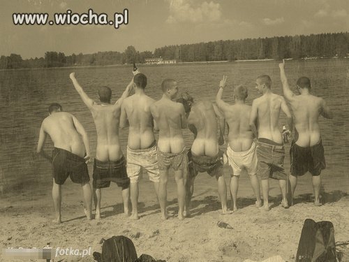 Nie ma to jak pokazać gołe dupy na plaży