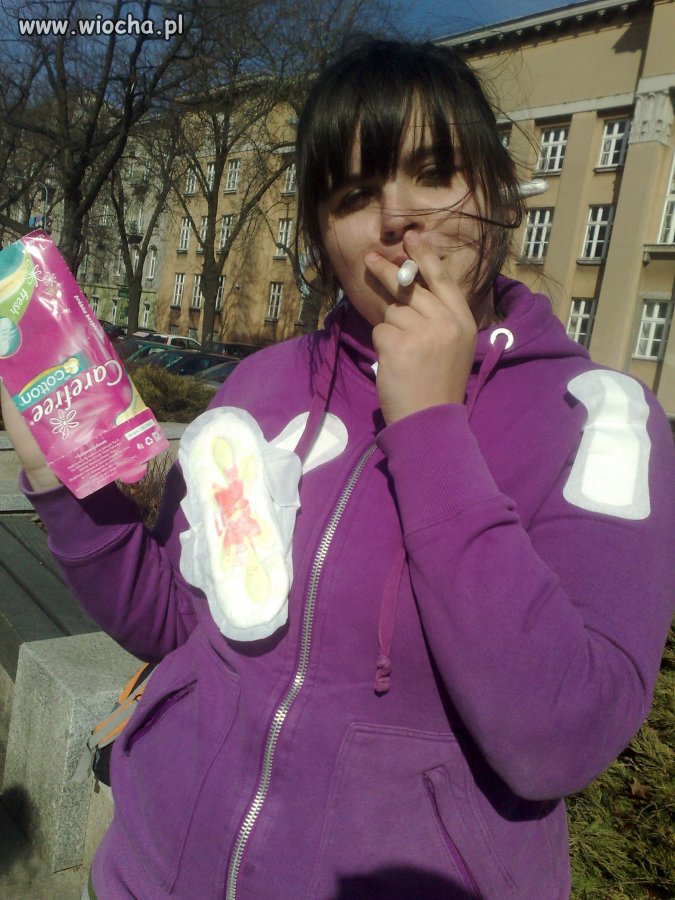 Dziewczyna ma zapasy