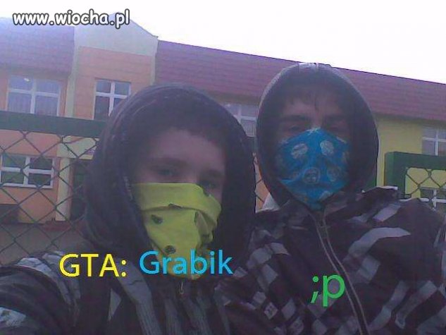 Lans przed szkołą.