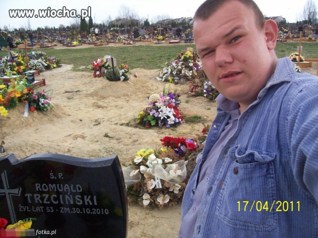 Słit fotka na cmentarzu