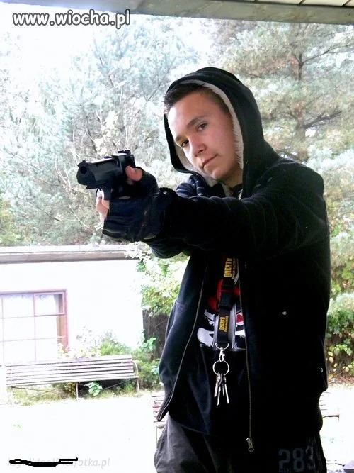 Gangster z pistoletem na kulki