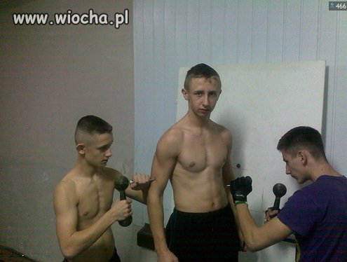 "Tak się rzeźbi ciało na siłowni"