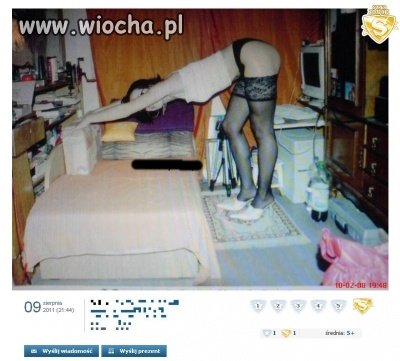 To że pokazuje się nago na nk