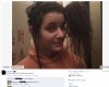 Siostra pozdrawia mnie środkowym palcem