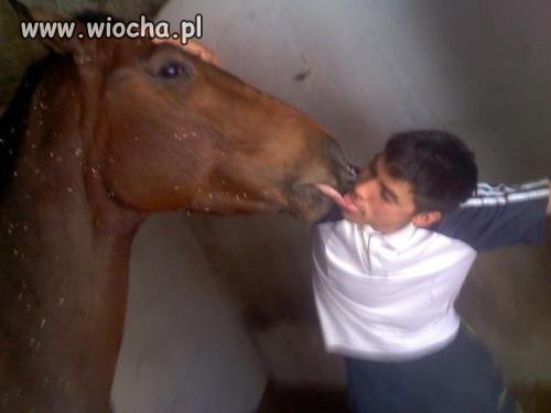 Najpierw buzi
