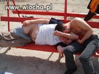 Po melanżu na ławeczce