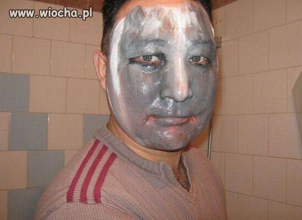 To jakieś barwy wojenne?