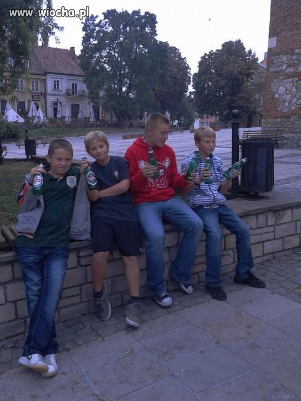 Szpan na puste butelki po piwie