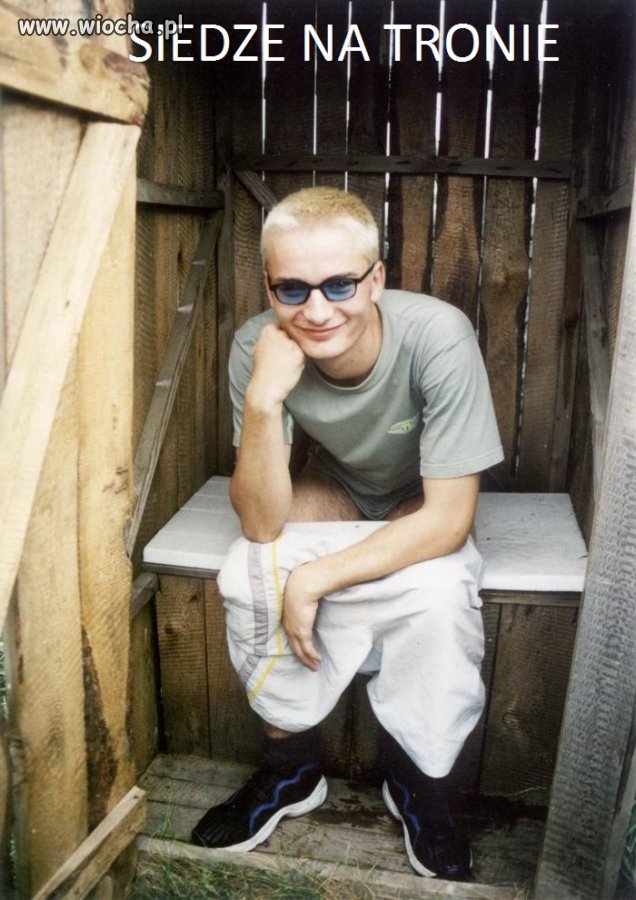 Siedze na TRONIE