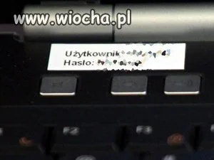 Komputer Donalda Tuska ze ściągawką!