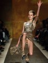 Mały poślizg modelki