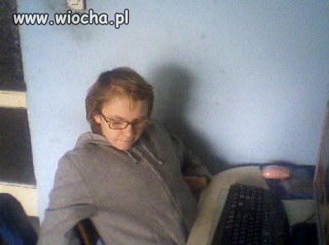 Opis: w moja domu przy moja kompie