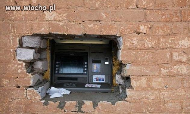 Doskonale Wpasowany Bankomat 