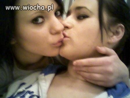 Lans na całowanie się z przyjaciółką. 