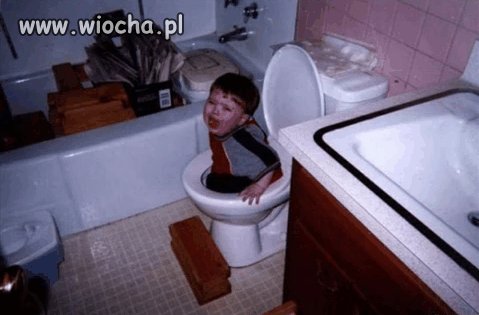 Widać, że dziecko zapłakane.