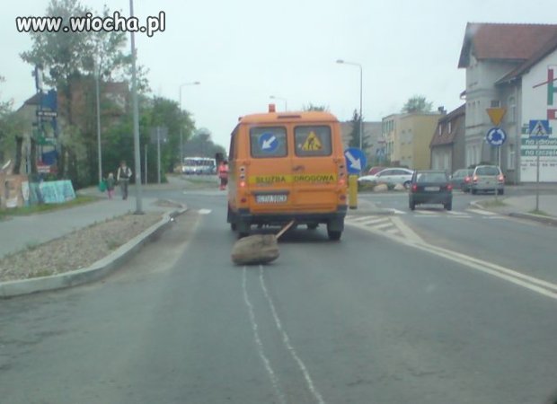 Kamyczek na spacerze???!!! ............i pod prąd!!!