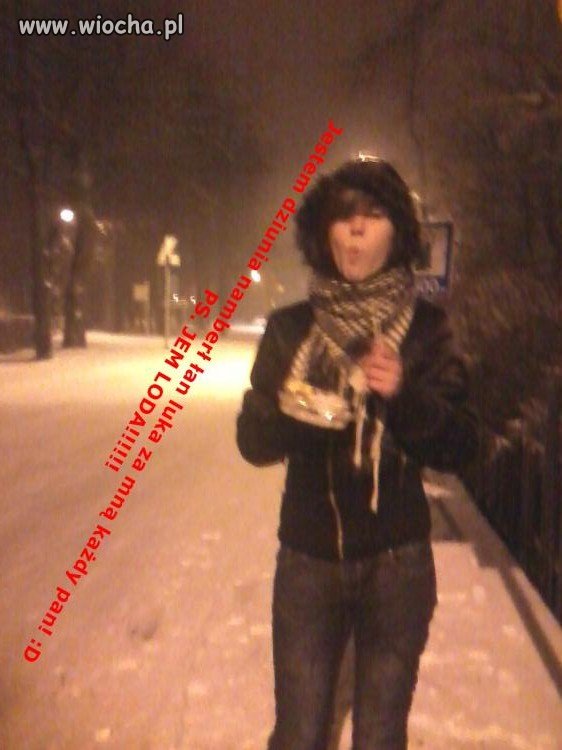 Jest Dzióbek, jest Mina Szympansa i Lodzik w ręku.