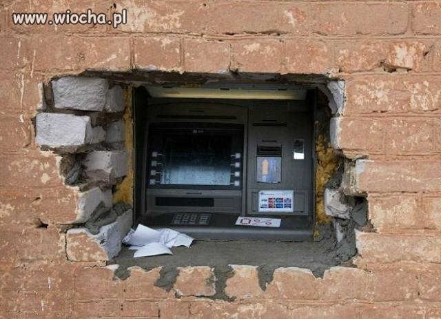 Bank przebija się do ludzi