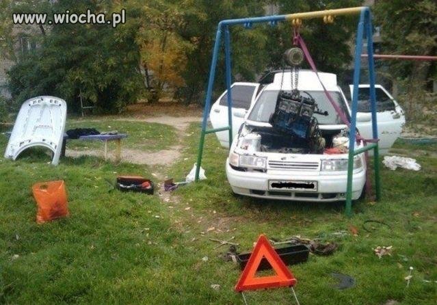 Każdy orze jak może