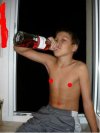 Hej bejbe pije winko. Lecisz na mnie? 
