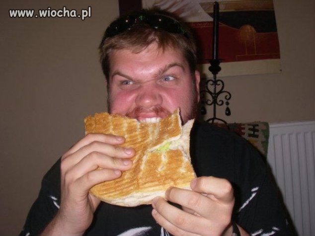 Opis: Kebabożerca! Sucha buła kurna!
