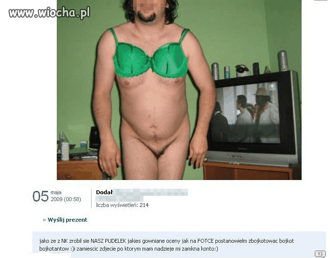 Pan pokazuje się nago,by mu zamknęli konto.