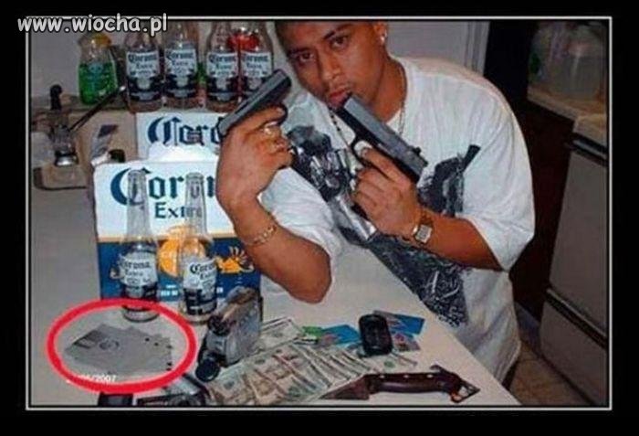 Niebezpieczny gangster...