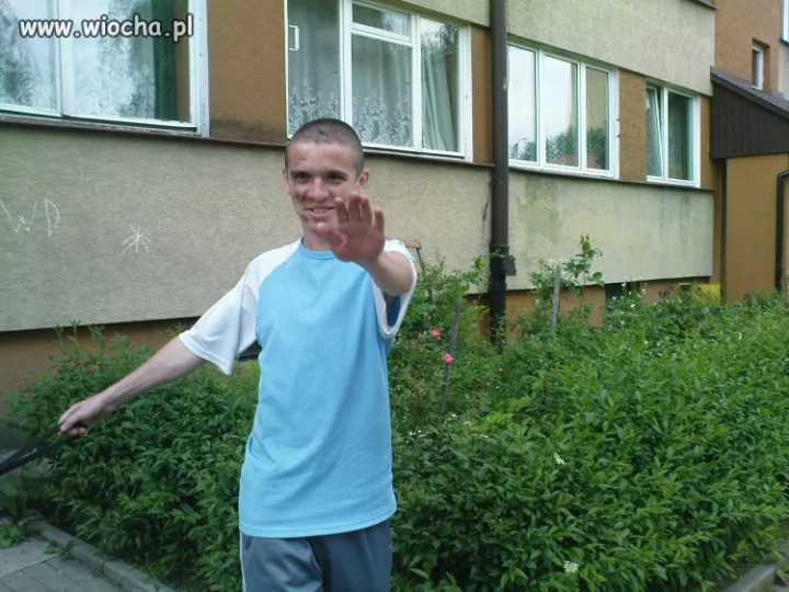 Morda obdarta ale uśmiech jest