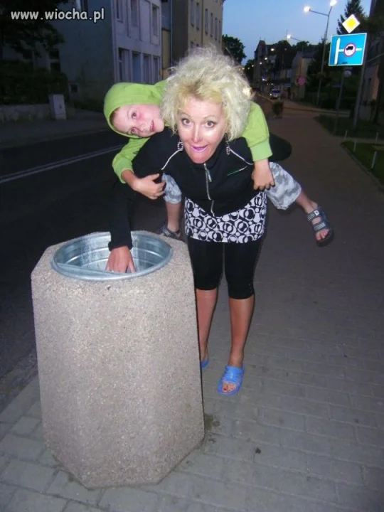 Szuka jedzenia?