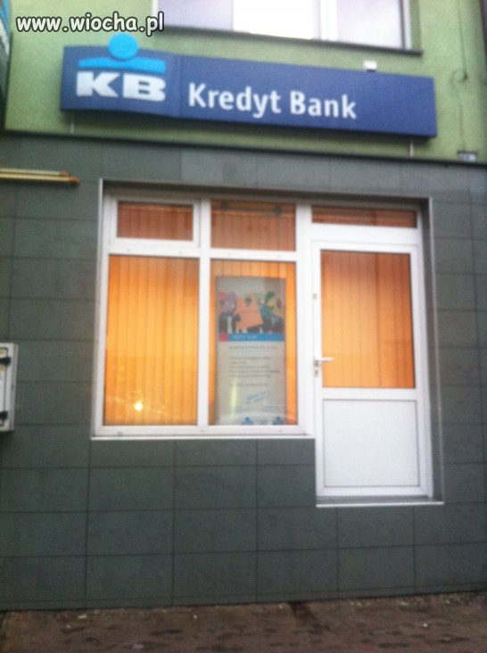 Za wysokie progi dla klientów. 