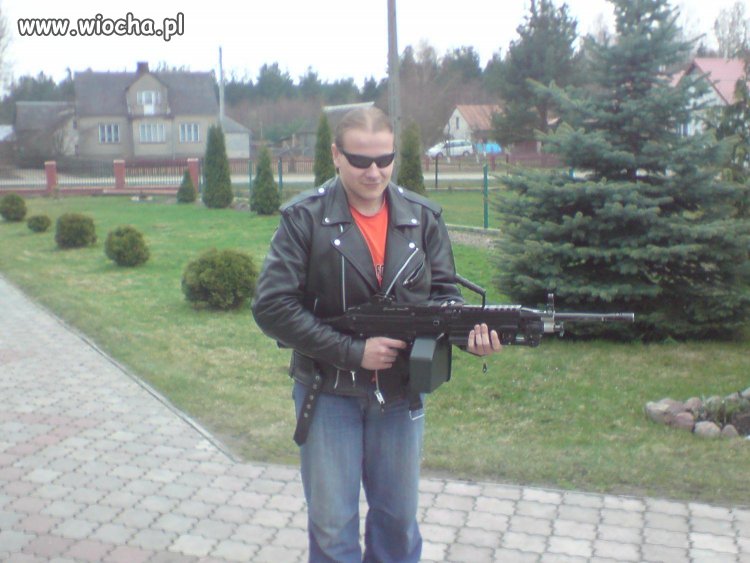 Rambo ze wsi atakuje 