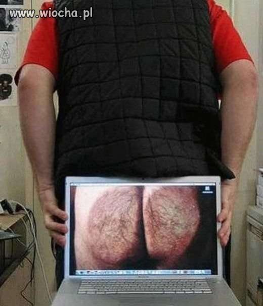OMG jak tak mozna obrzydliwy lans?? 