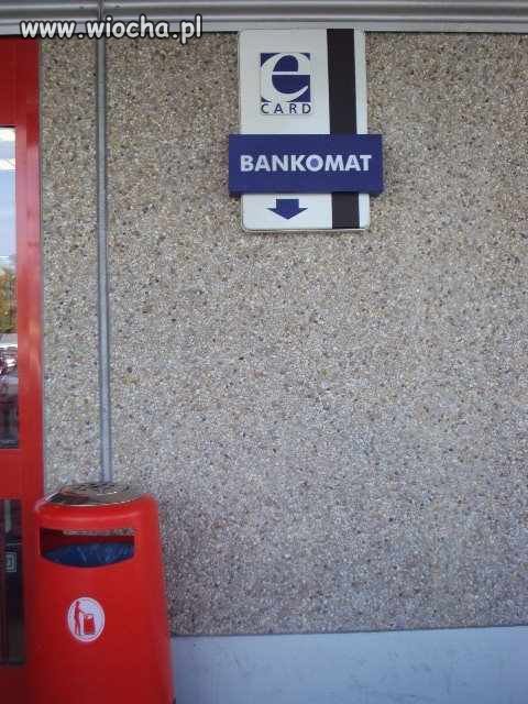 Niewidzialny bankomat pod Kauflandem