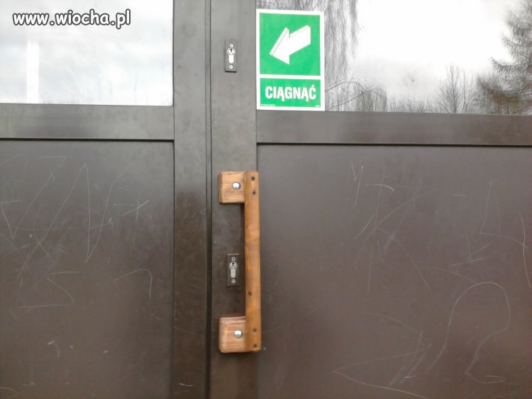 Bardzo praktyczna ta klamka.