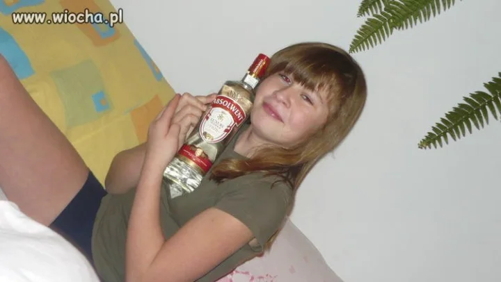 11 latka lansująca się absolwentem.