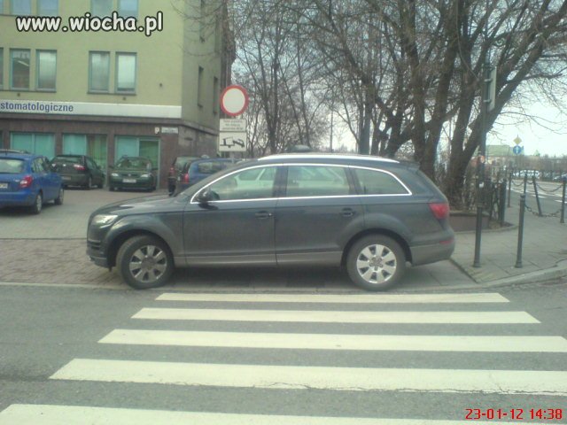 Nie dało się na gdzie indziej zaparkować?