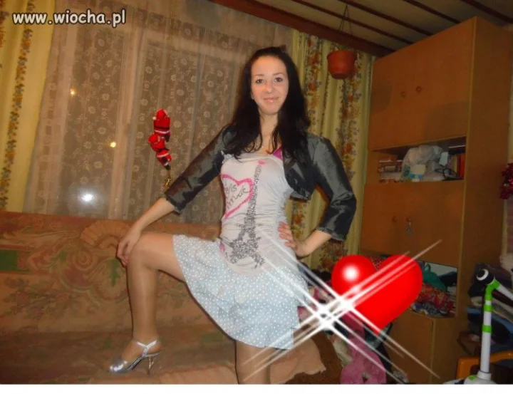 Dziewczyna szuka nowych doświadczeń...