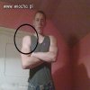 Chyba się koledzę trochę drzwi wygięły 