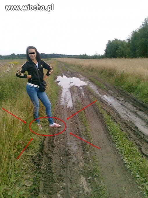 Oryginalna bluza, poza modelki.