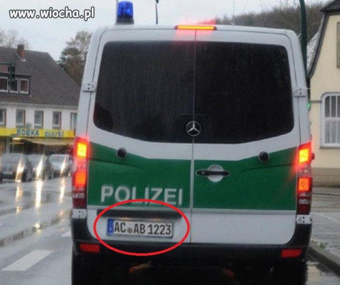 Niemiecka policja A.C.A.B =„All Cops Are Bastards"
