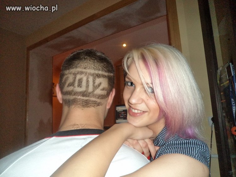 2012  niektórych uderzył w głowe