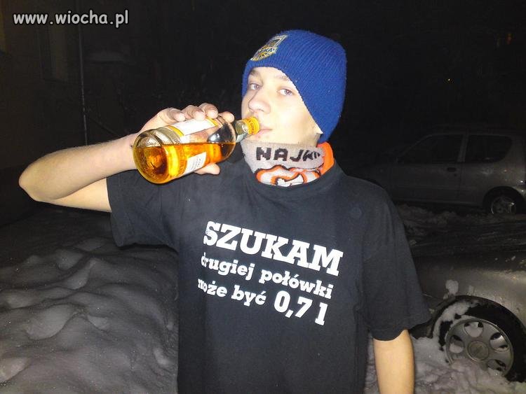 16 lat i już tworzy patologie... 
