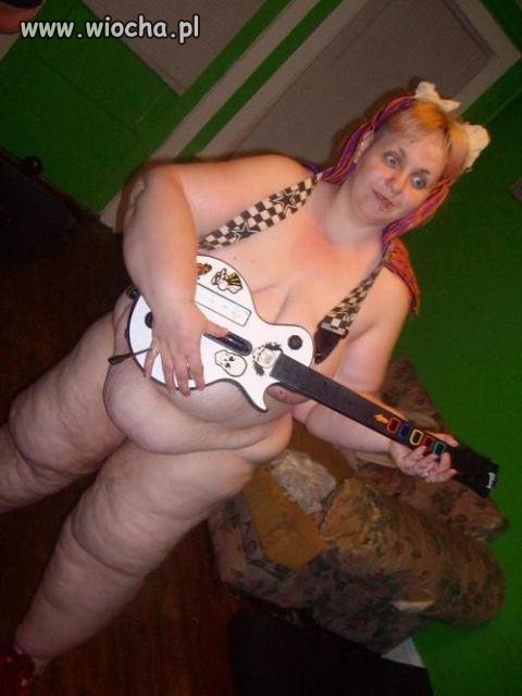Chłopak z gitarą byłby dla niej parą