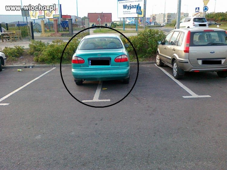 Parking Castorama Opole.