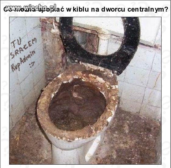 Kibel na jednym z dworców centralnych.