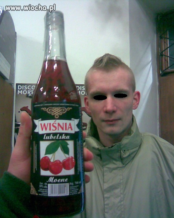 Blond kogucik z wiśnióweczką
