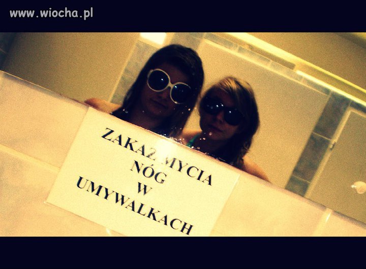 Zakaz robienia słitć foci w lustrze !